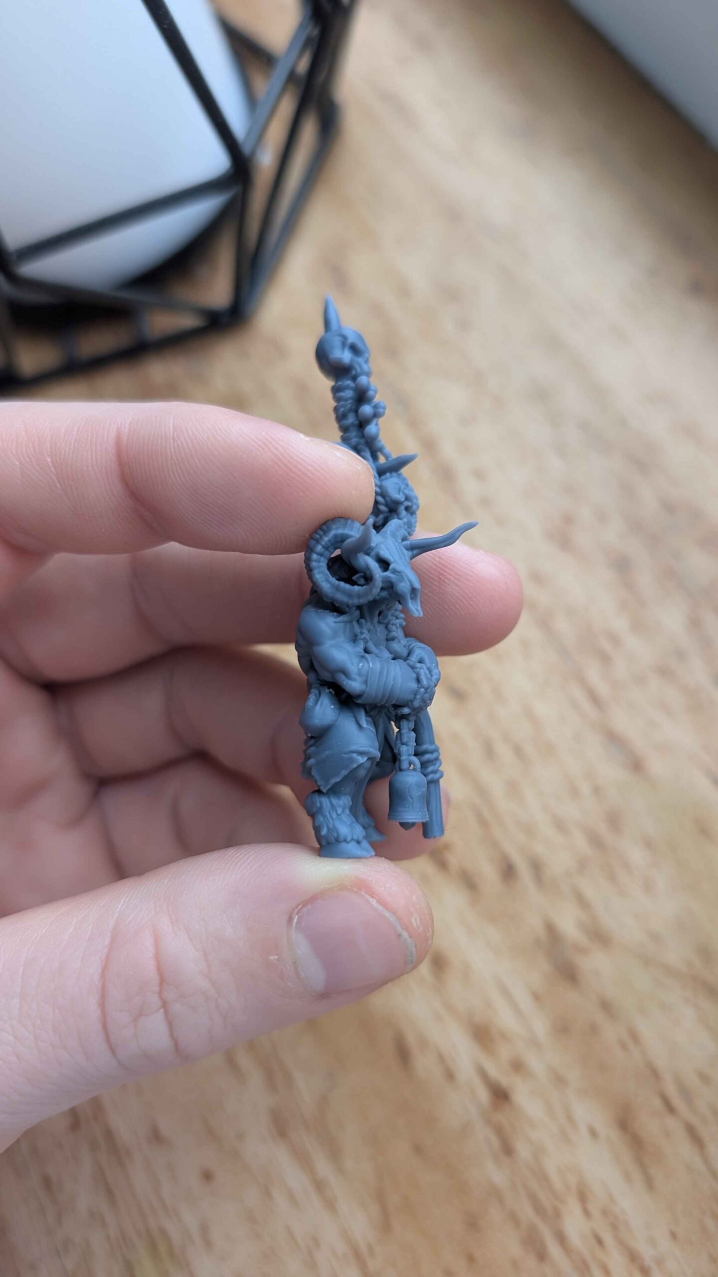 Chamán Hombres Bestia miniatura de lado