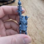 Chamán Hombres Bestia miniatura de espaldas